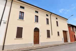 CASA SEMINDIPENDENTE A SOLAROLO RAINERIO