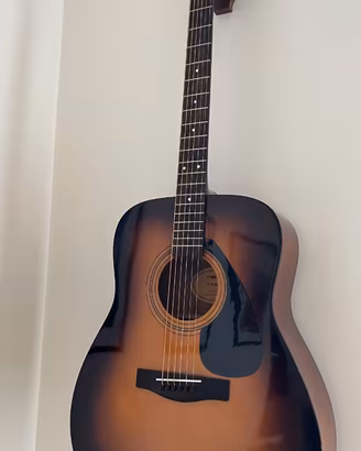 Chitarra acustica Yamaha