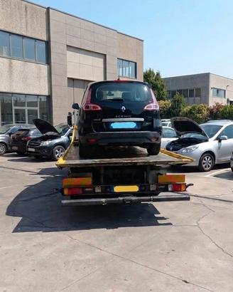  pezzi di ricambio x Renault Scenic x-mod 2011
