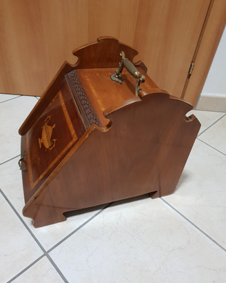 Antiquariato porta carbone