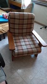 Poltrona in legno e tessuto