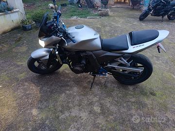 Kawasaki z750 2005 + pezzi di ricambio