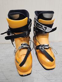 Scarponi sci alpinismo marca SCARPA