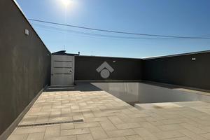 VILLA A SCHIERA A LUSCIANO