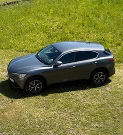 Alfa stelvio 210 kv 4x4