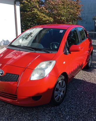 Toyota Yaris 1.0 5 porte