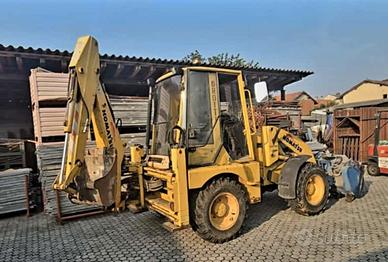 Terna 70ql 4x4 snodata Komatsu WB70A targa forche