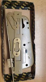 Serratura per porta ad infilaggio YALE nuova