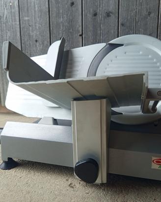Affettatrice professionale CAD Mondial 22
