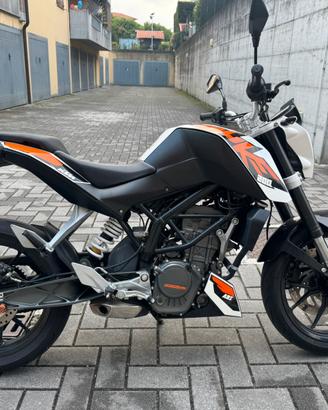 Duke 200 ABS