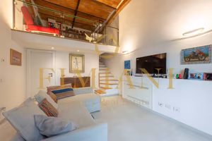 Rustico / Casale di 260 m² con più di 5 locali a F