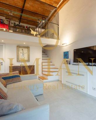 Rustico / Casale di 260 m² con più di 5 locali a F