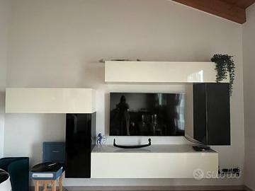 Parete attrezzata da soggiorno/salotto