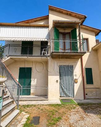 Casa indipendente di 160 m² con più di 5 locali e 
