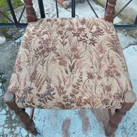Sedia in legno di antiquariato 