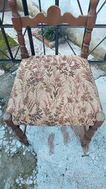 Sedia in legno di antiquariato 