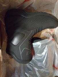 stivali moto tg 42/42.5 nuovi