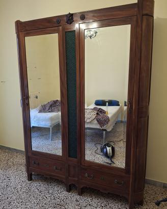 Armadio stile liberty