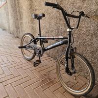 BICICLETTA BMX