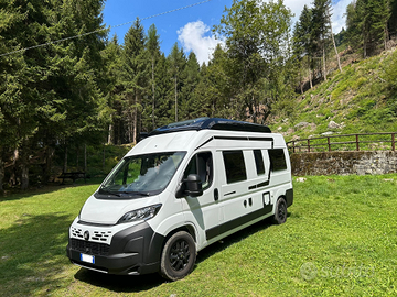 Camper van Hymer Etrusco CV 600 DB con Pop-Up