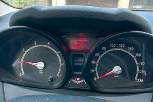 Ford Fiesta del 2011 a GPL, 276.000 km