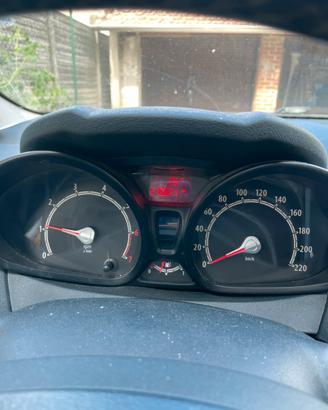 Ford Fiesta del 2011 a GPL, 276.000 km