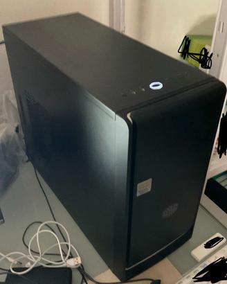PC Intel i3 10100 RAM 8gb SSD 224GB con Monitor