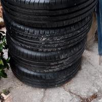 cerchi con pneumatici