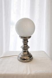 lampada anni 70 in vetro opalino e ceramica cromat