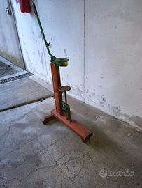 vecchio attrezzo per imbottigliamento 