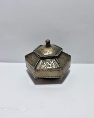Piccolo portagioie in bronzo Persiano