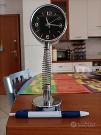 Simpatico orologio sveglia da tavolo