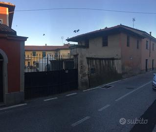 Appartamenti e pertinenze via roma 4