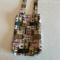 Borsa di stoffa fatta interamente a mano, ricamata