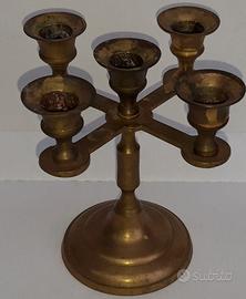 CANDELABRO IN OTTONE A 5 FIAMME