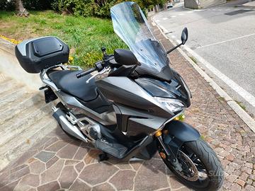 Honda forza 750