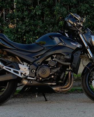 Suzuki gsr 600 black A2