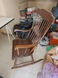 Sedia a dondolo in legno