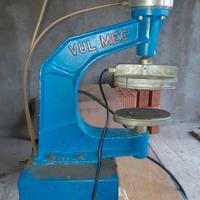 VULCANIZZATORE  PER GOMME