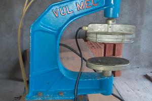 VULCANIZZATORE  PER GOMME