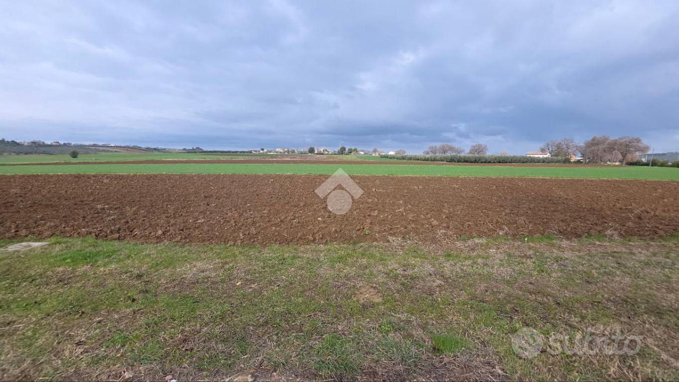 TERRENO A SPOLTORE - Vista 2