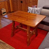 Tavolo in legno rustico