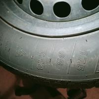 4 gomme piu cerchi in metallo R14
