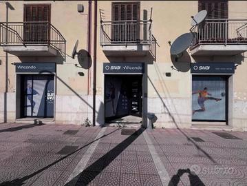 Attività / Licenza di 106 m² con 3 locali a Avelli