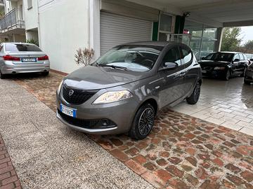 Lancia Ypsilon 1.0 Hybrid Oro Km Zero