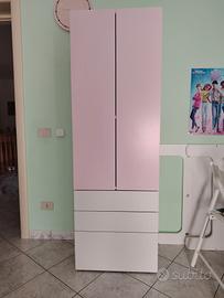 lettino allungabile ikea e armadio per bambina 