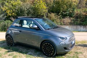 FIAT 500e prima