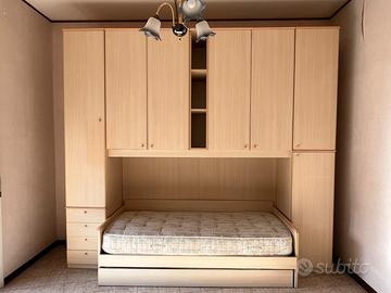 Armadio con letto