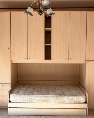 Armadio con letto
