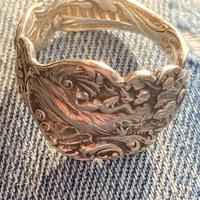 Anello vintage realizzato in argento sterling,